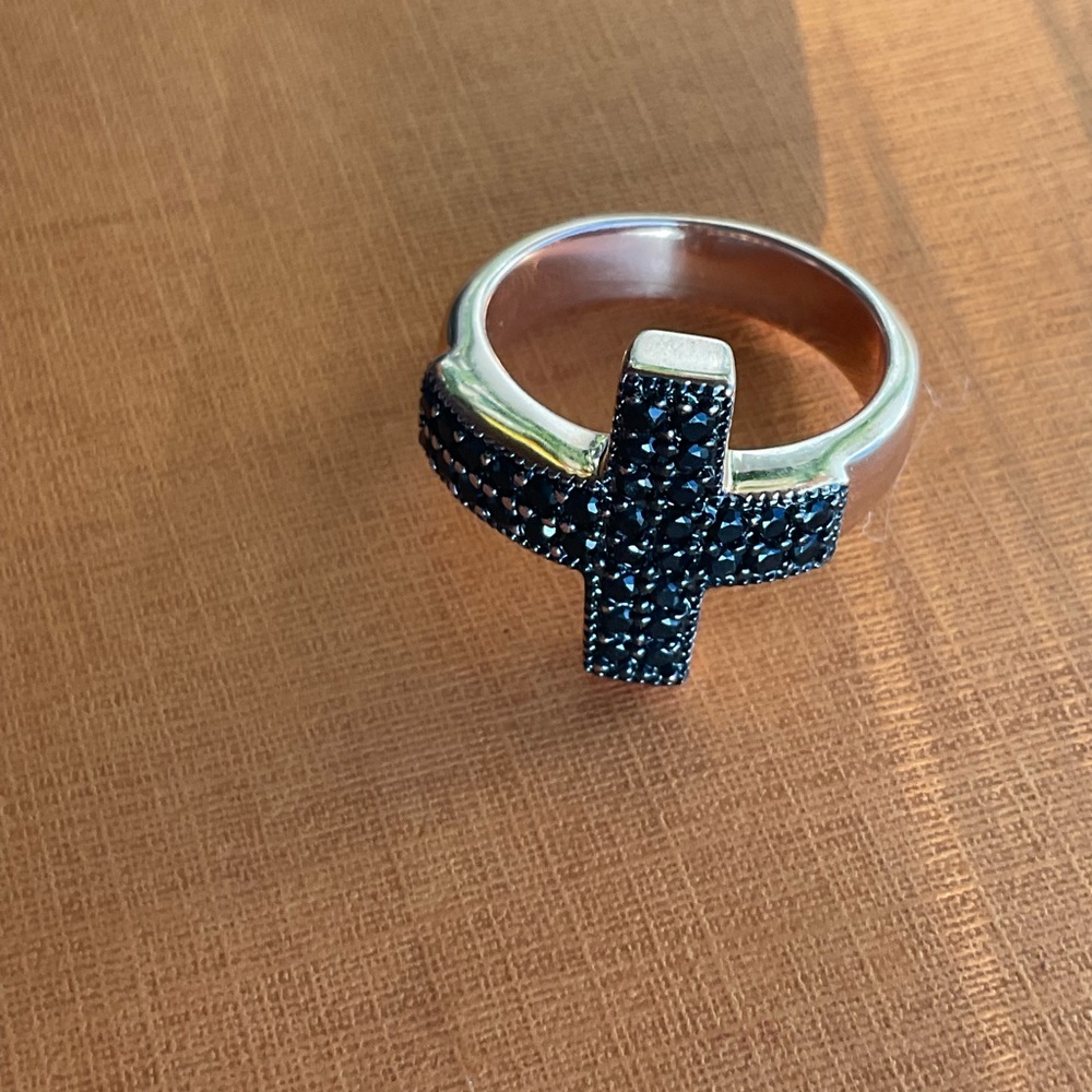 Black SPINAL and BRASS Cross Ring Made in ITALY 🇮🇹 Size 8